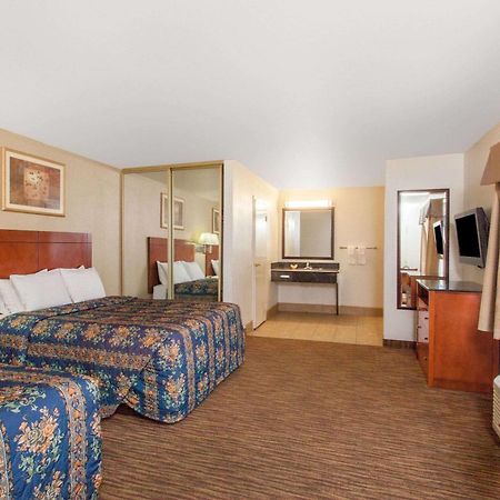 Travelodge By Wyndham Hemet Ca Exterior foto