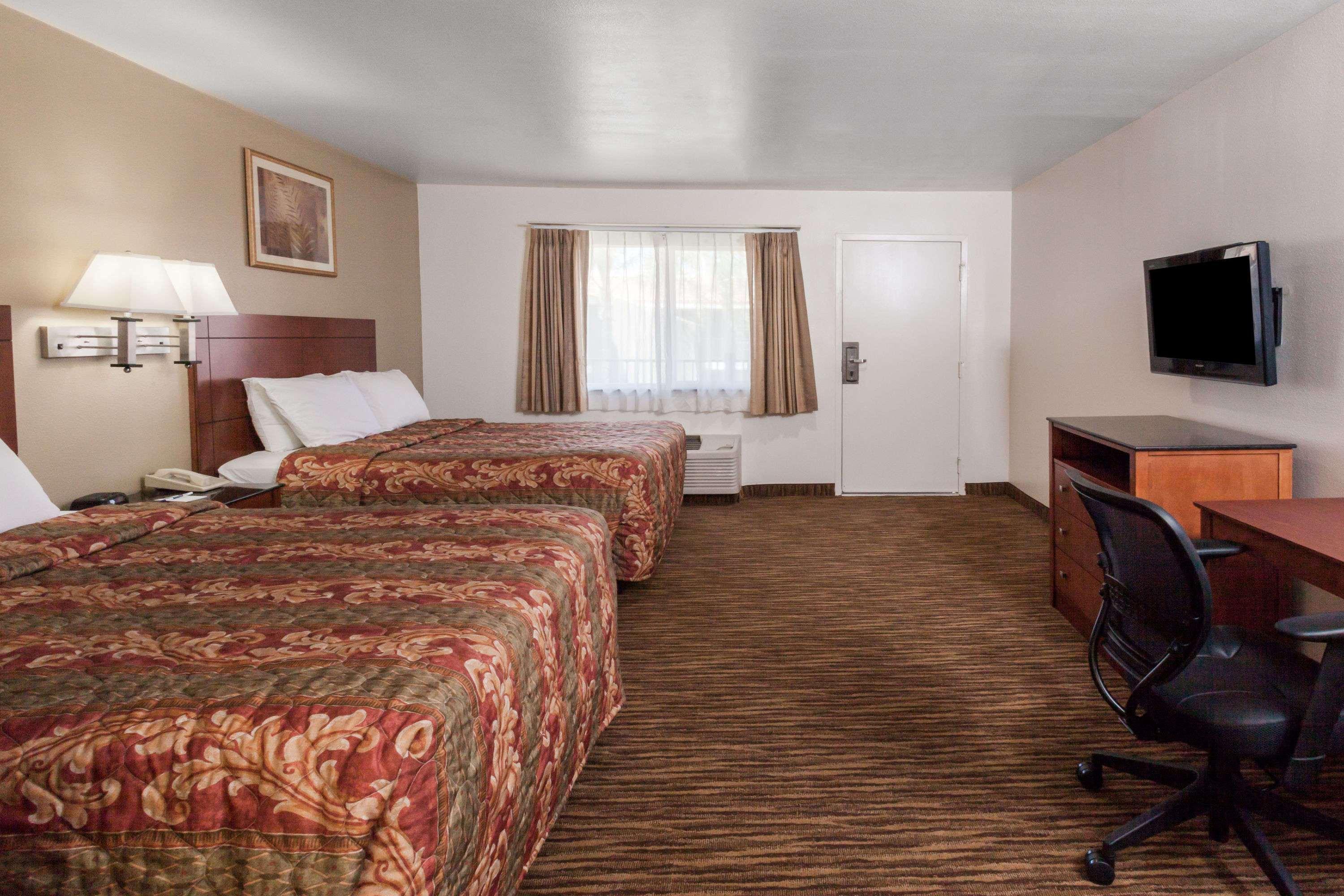 Travelodge By Wyndham Hemet Ca Exterior foto