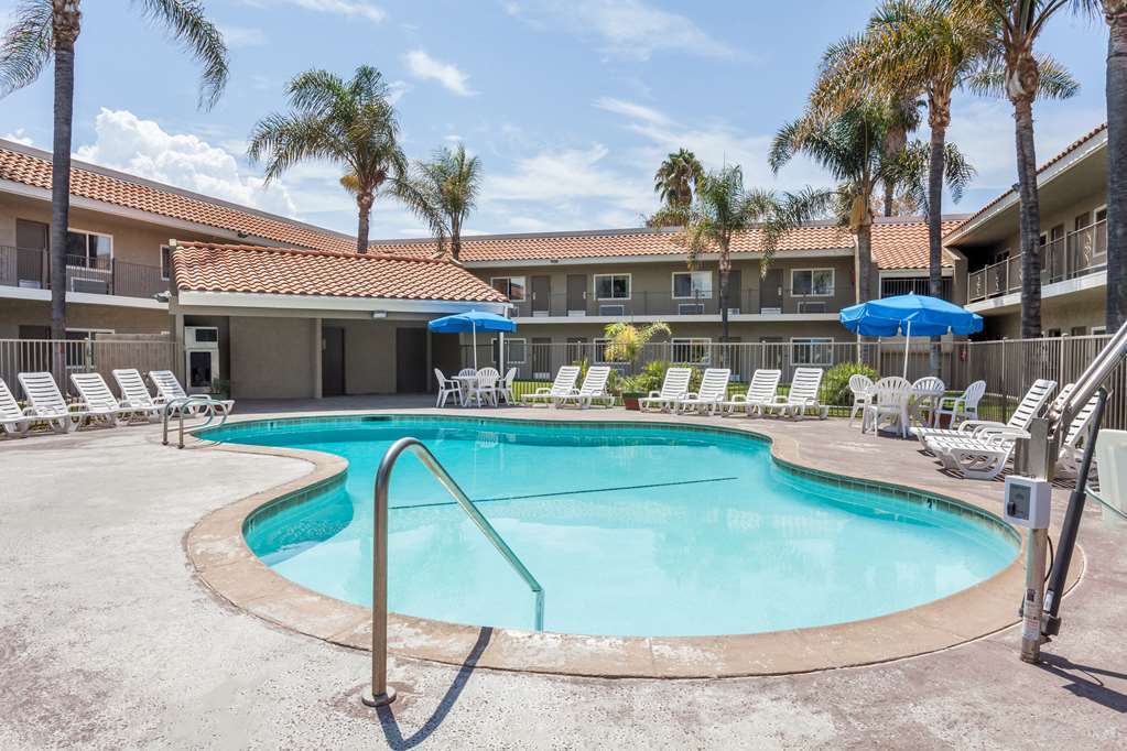 Travelodge By Wyndham Hemet Ca Instalações foto
